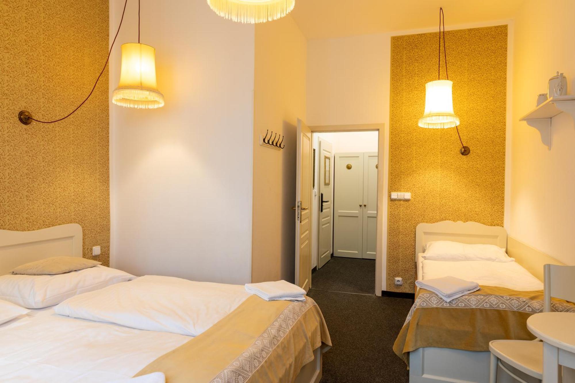 Sir Toby's Midtown Albergue *