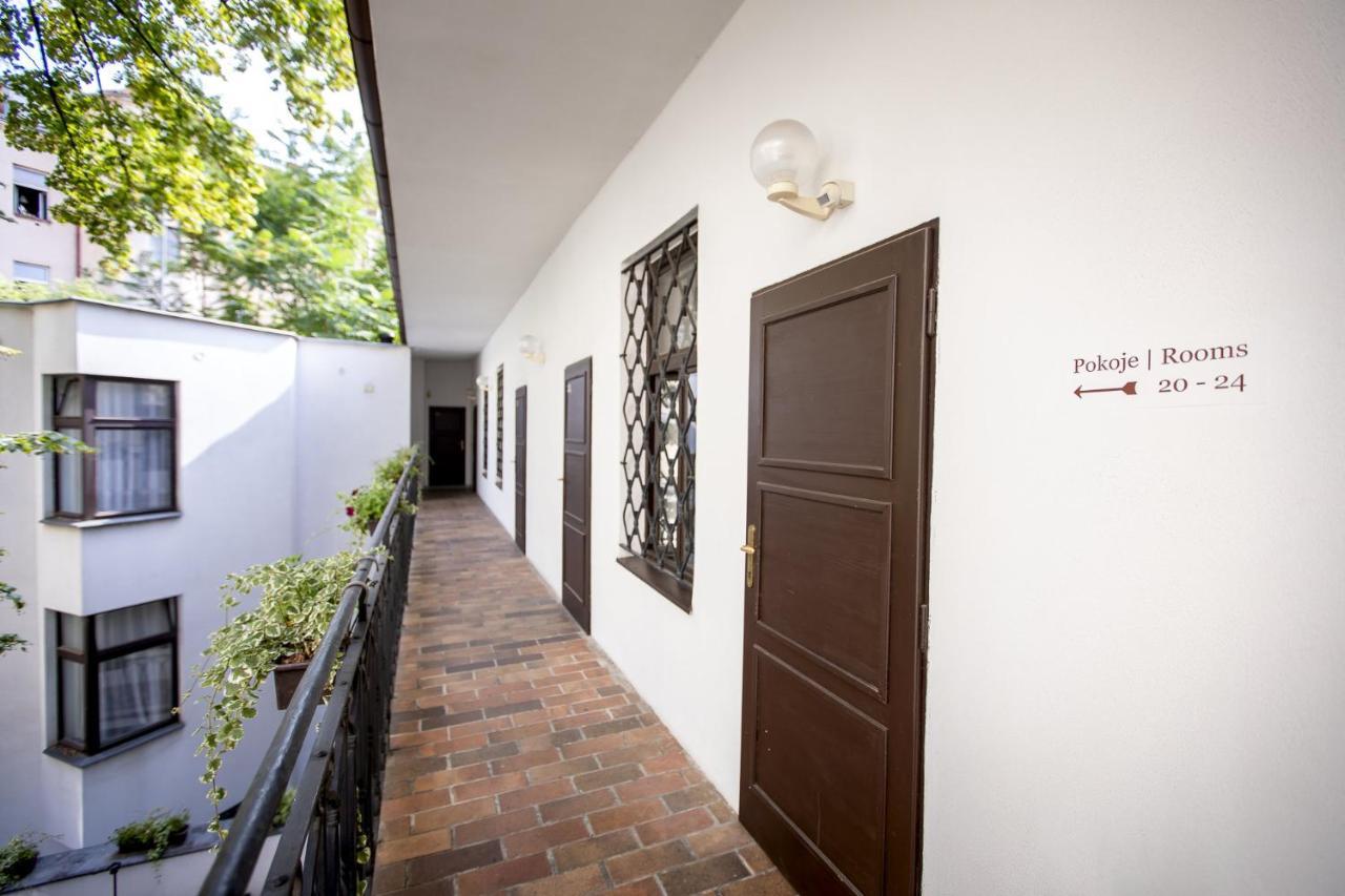 Sir Toby's Midtown Albergue