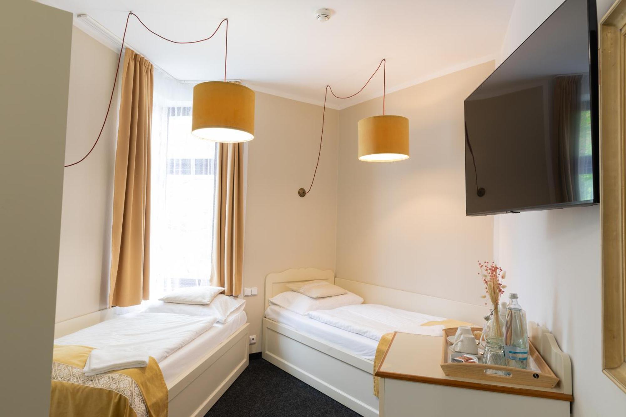 Sir Toby's Midtown Albergue